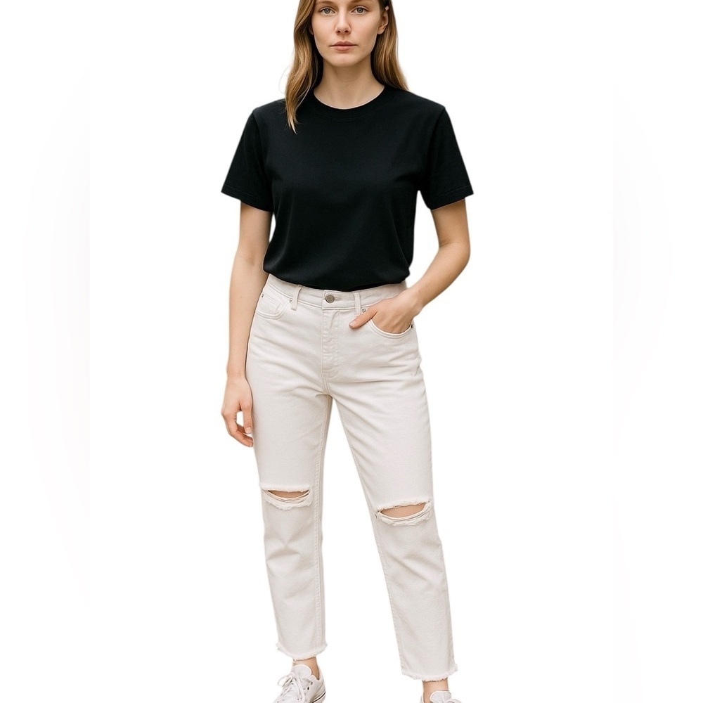 Good American Good Girlfriend Jean Cutout Knee in White size 2/26